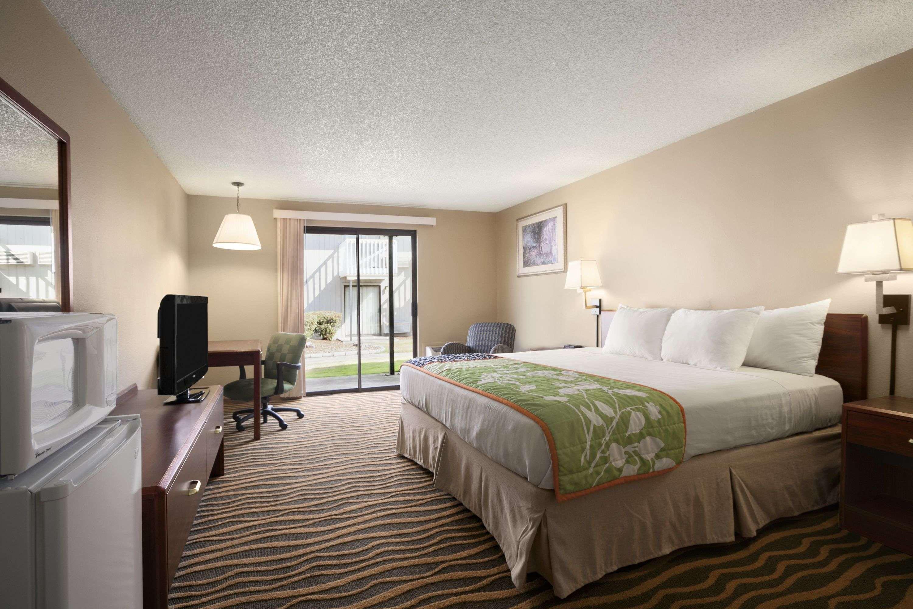 South Tacoma Suites Esterno foto