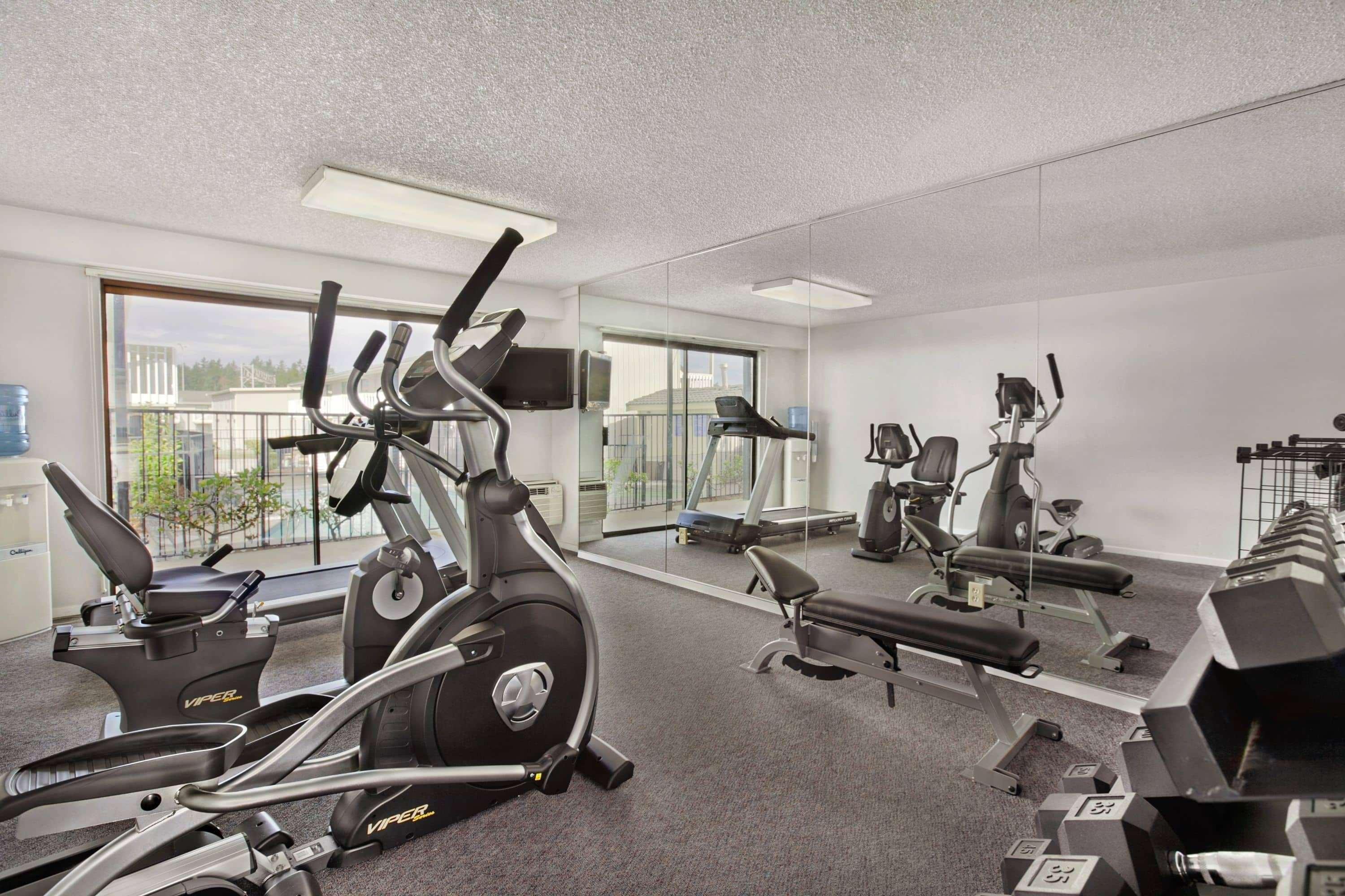 South Tacoma Suites Esterno foto