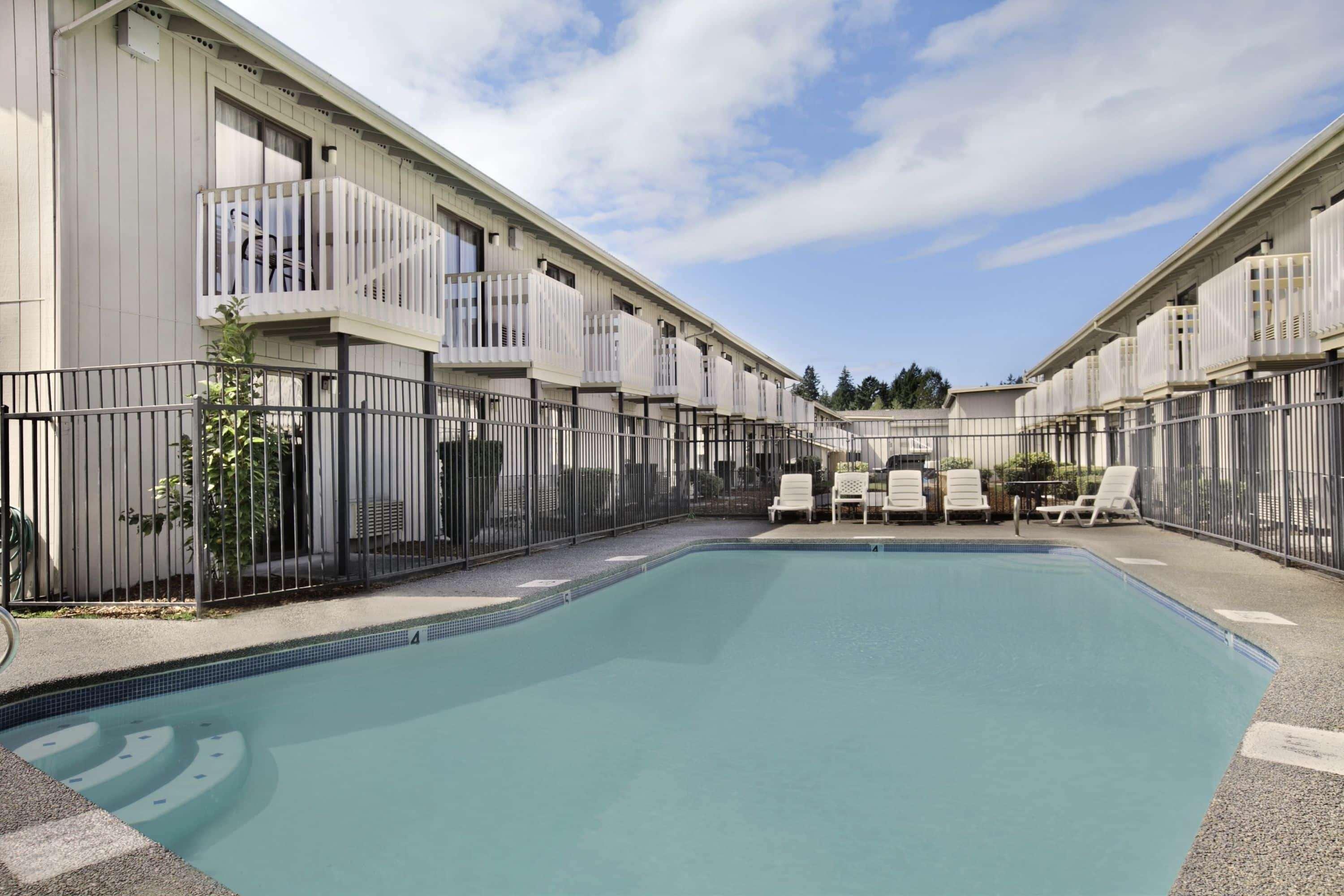 South Tacoma Suites Esterno foto