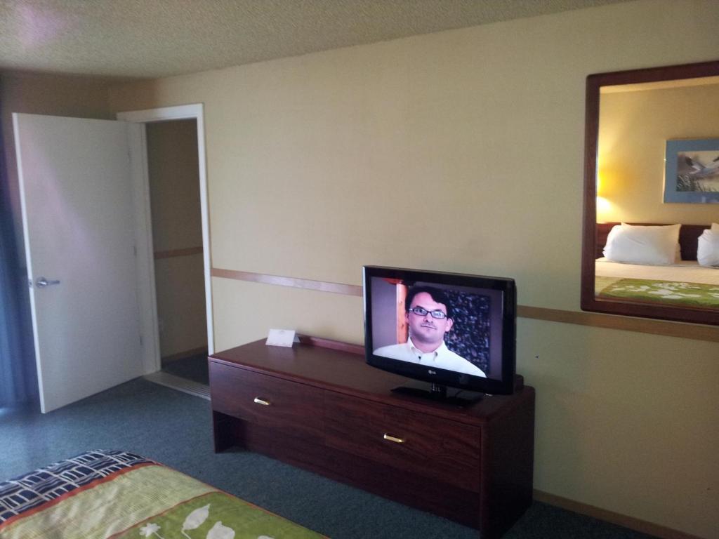 South Tacoma Suites Esterno foto