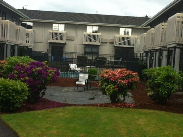 South Tacoma Suites Esterno foto
